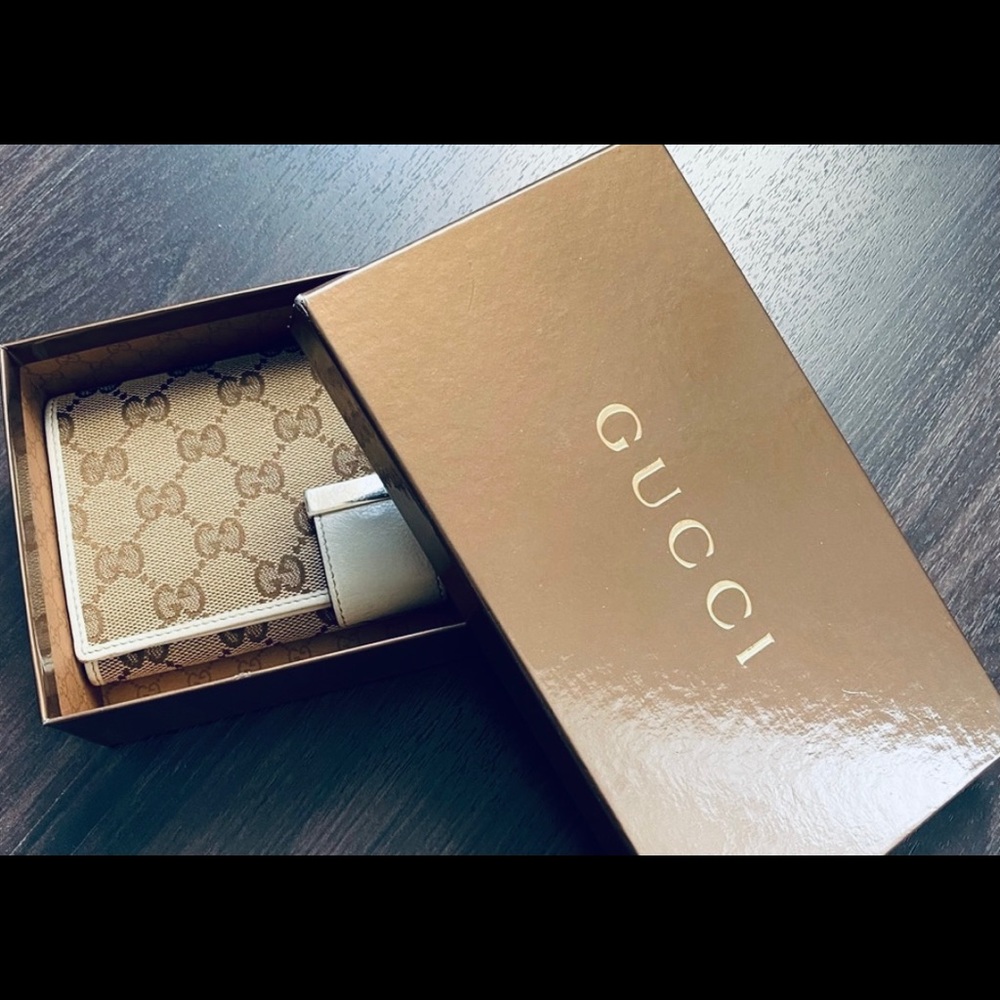 Authentic Gucci wallet